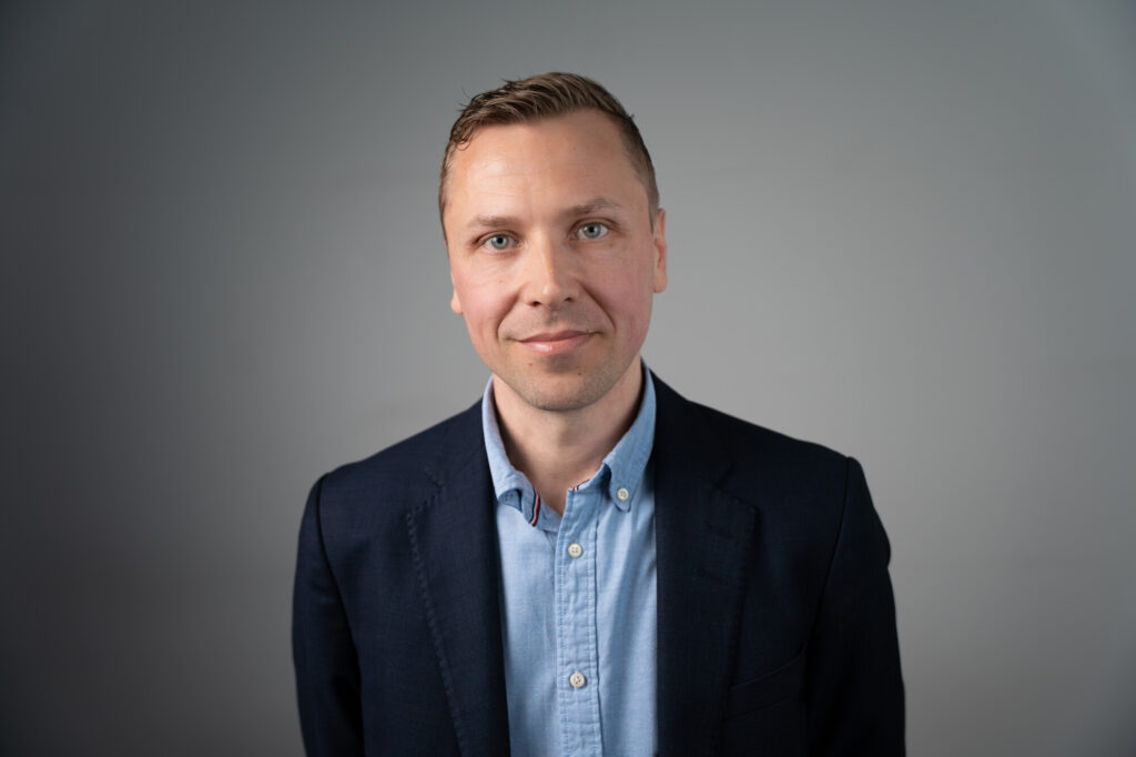 CTO Ilkka Varjos tells what are carbon nanotubes and what are they used for.